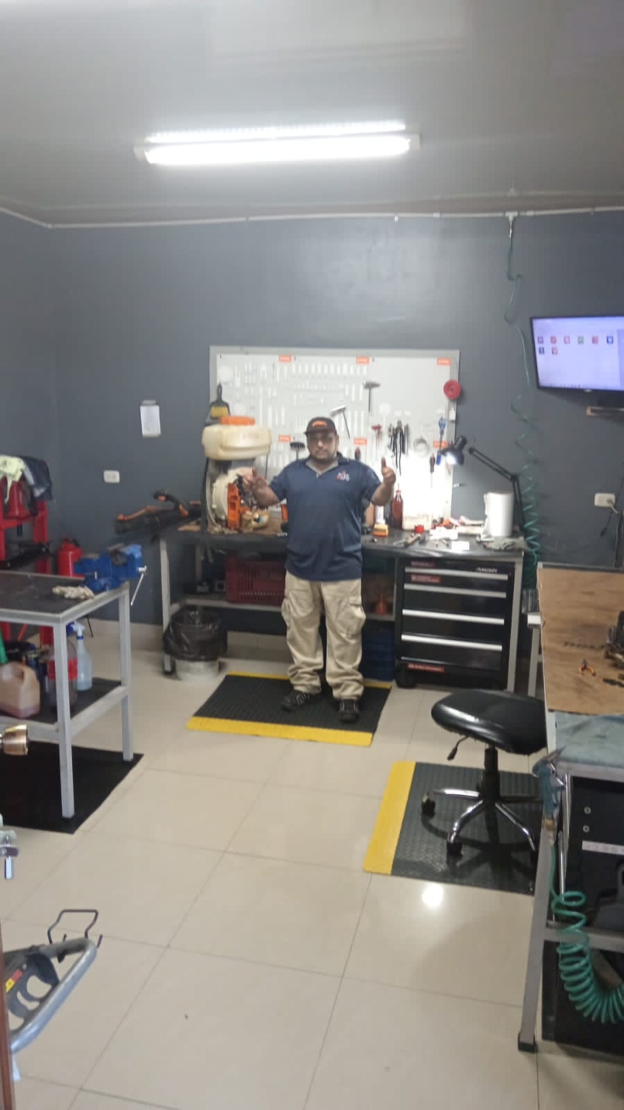 Nuestro taller de mecánica agrícola equipado